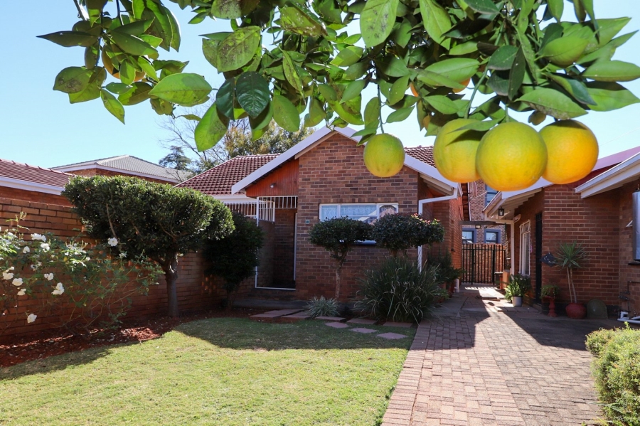 1 Bedroom Property for Sale in Flamwood North West
